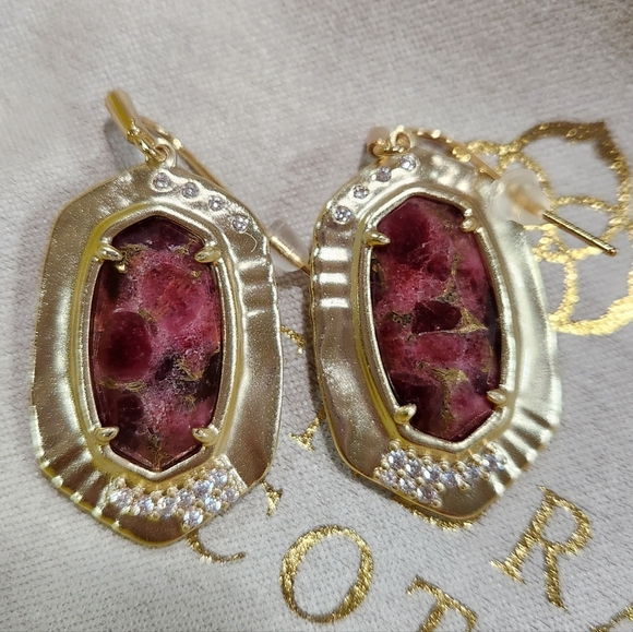 Kendra Scott Anna Maroon Jade Drop Earrings NWT - Picture 3 of 11